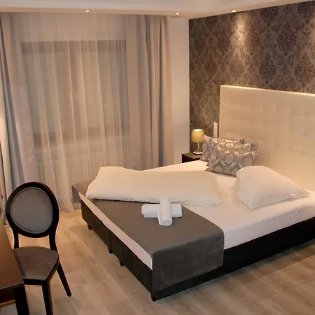 Hotel Zur Linde 3*