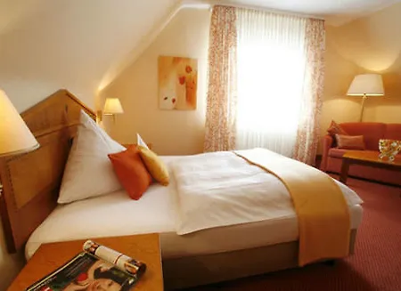 Zur Linde 3*