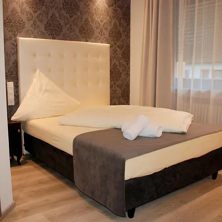 Zur Linde 3* Hanau